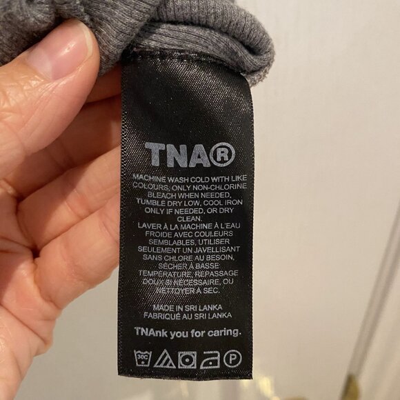 Aritzia TNA Ribbed Cropped Tank Top - Picture 4 of 5